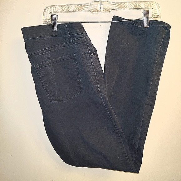 Apt. 9 straight fit curvy black Jeans - Picture 1 of 4